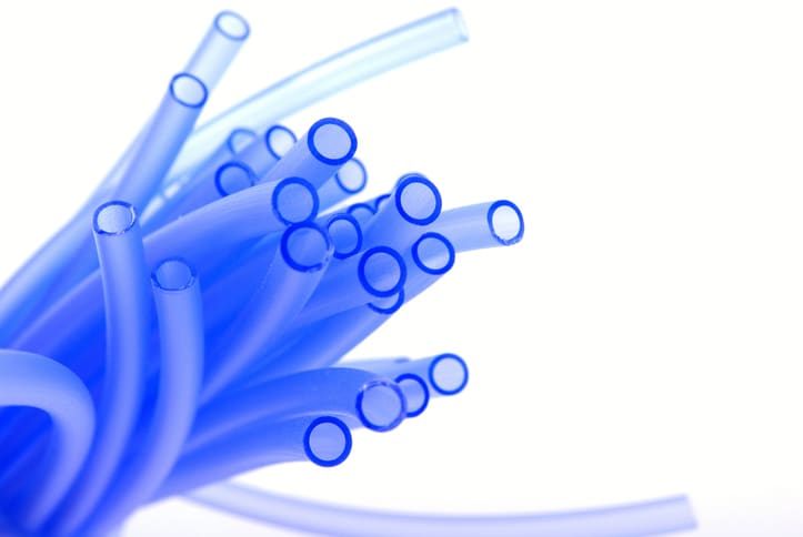 wiązka niebieskich rurek silikonowych